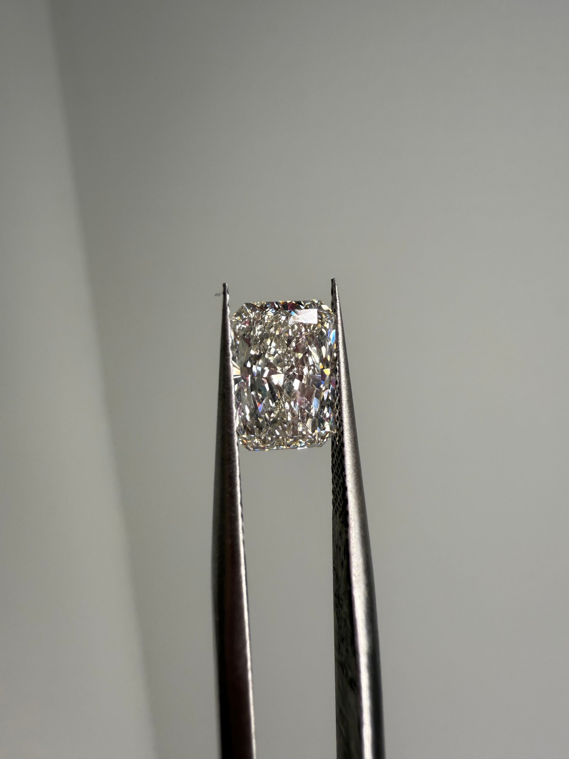 1.96 ct H vs2 radiant diamond