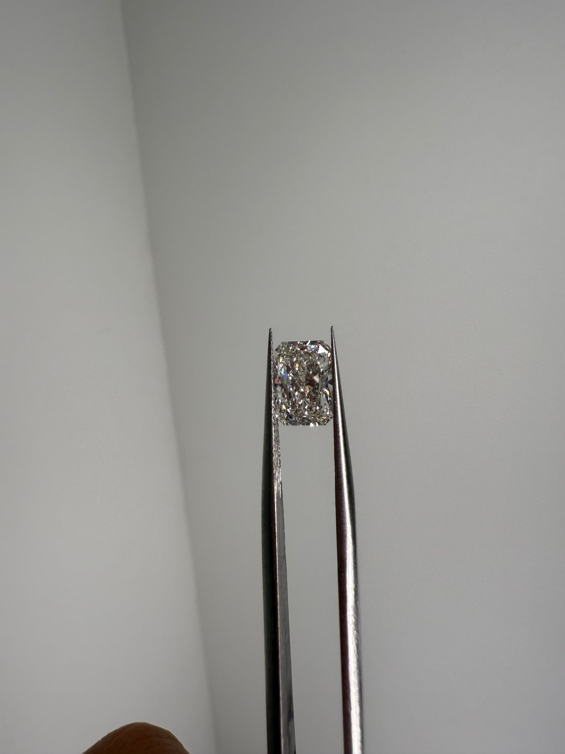 1.81 ct H VS1 elongated radiant diamond IGI
