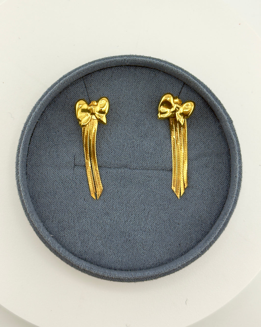 14kt gold bowtie earrings