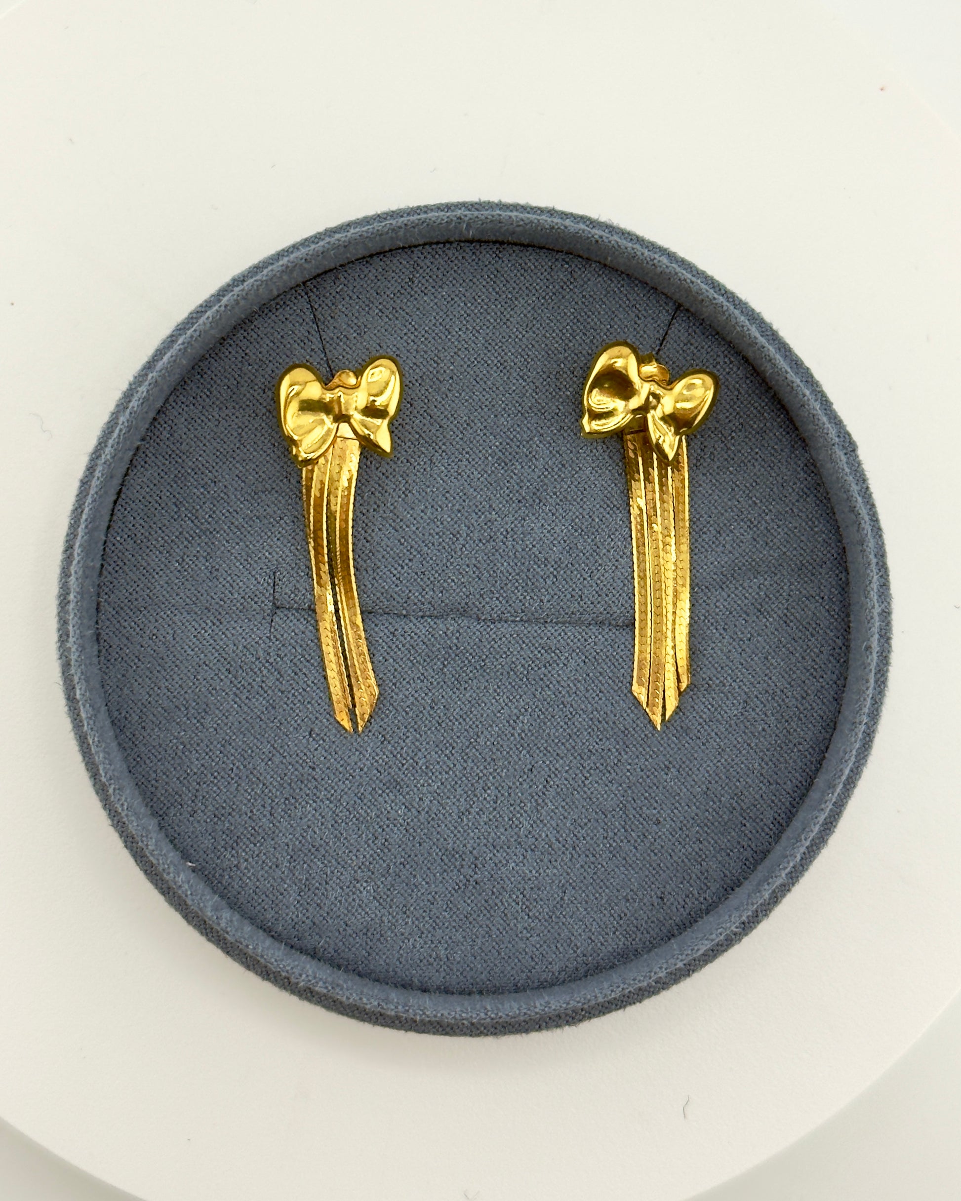 14kt gold bowtie earrings