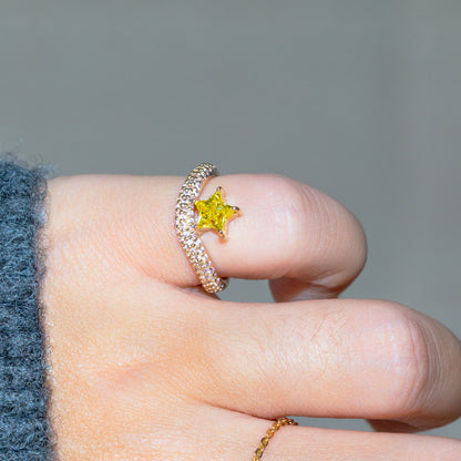 “Etoile” Star Diamond Pinky Ring