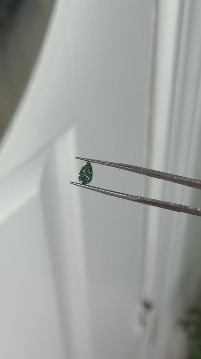 1.00ct green pear VS2 IGI certified
