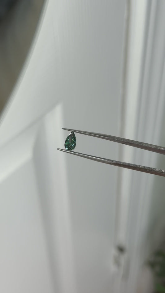 1.00ct green pear VS2 IGI certified