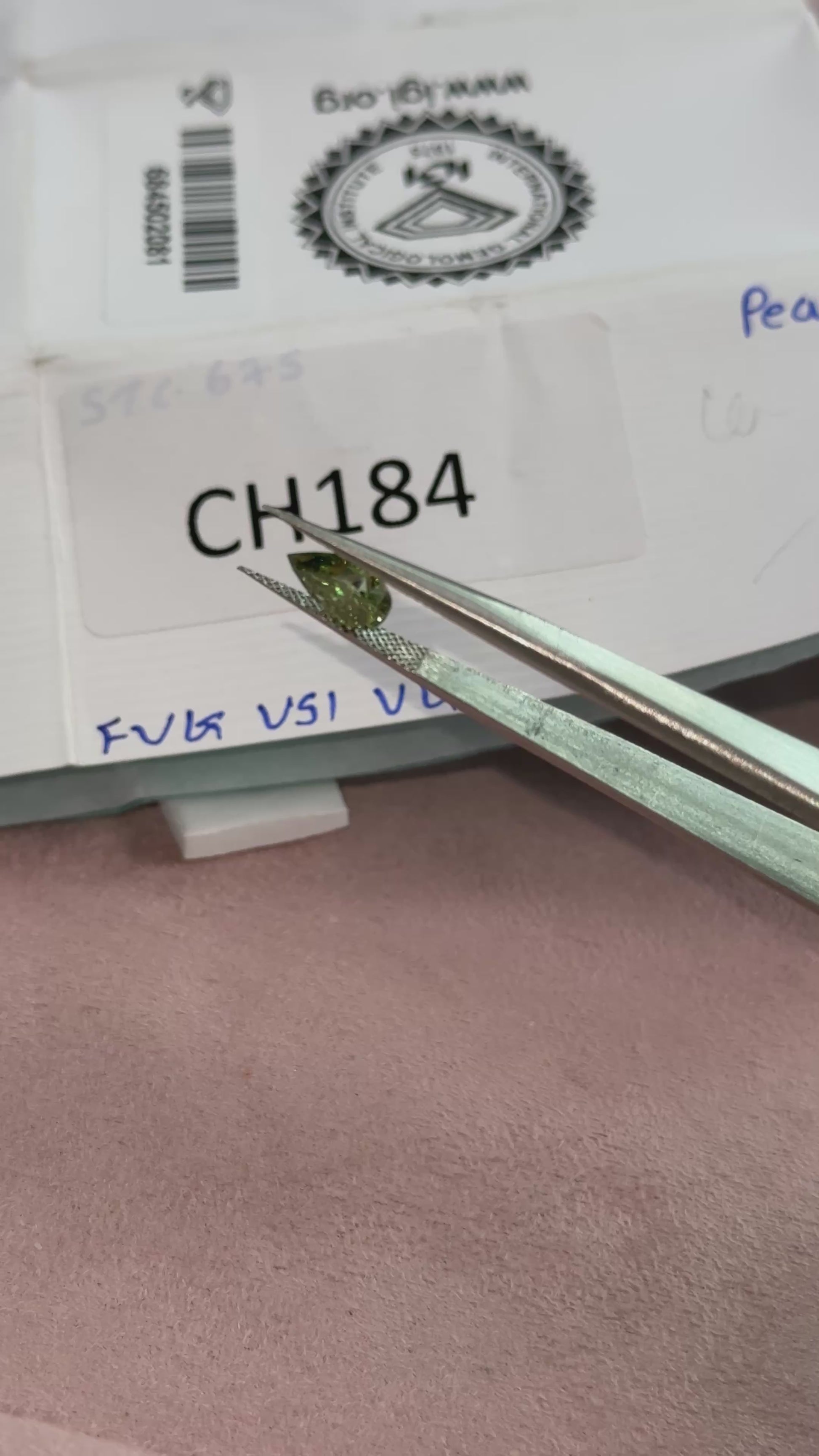 1.03ct Fancy vivid green pear VS1 IGI certified