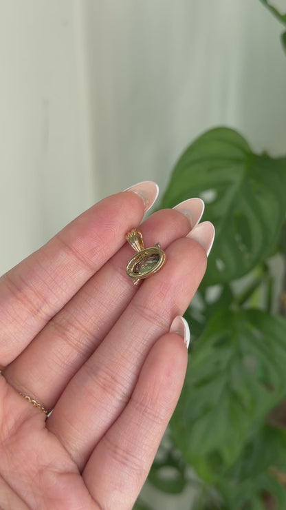 14k ✨whimsy moval east west bezel pendant