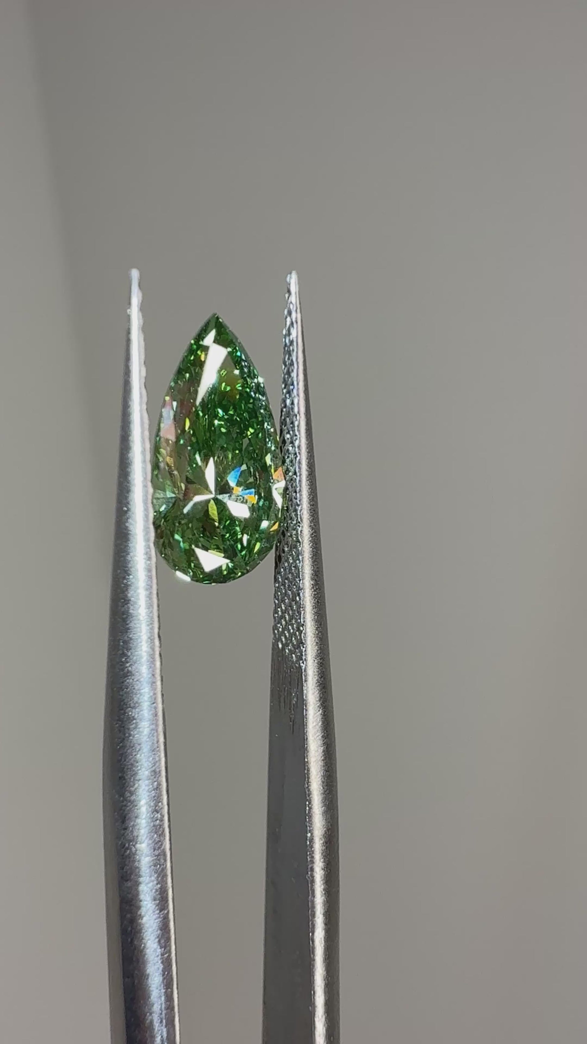 1.16ct VS1 Fancy green pear diamond IGI certified
