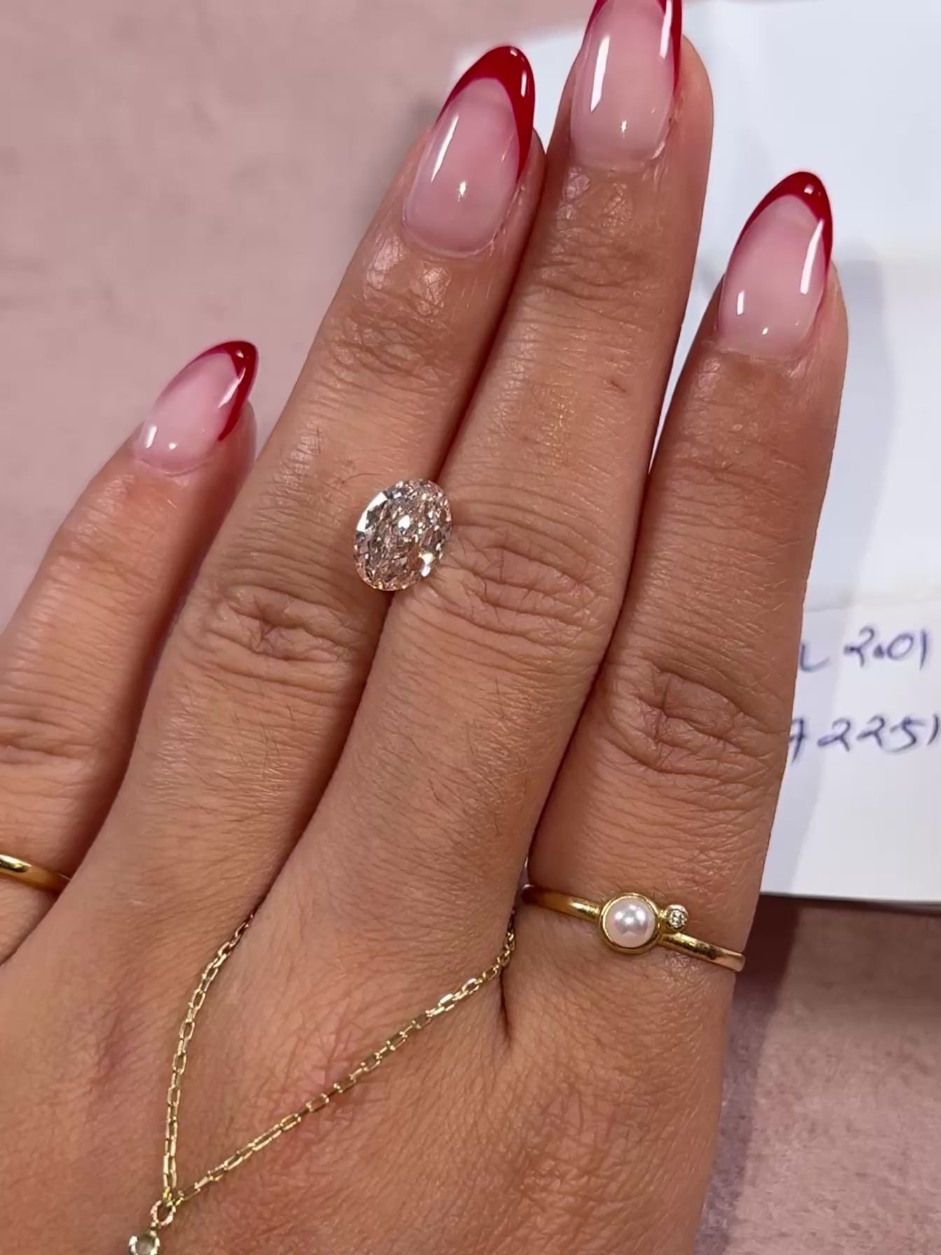 2.01 ct oval fancy intense pink VS1 - IGI certified