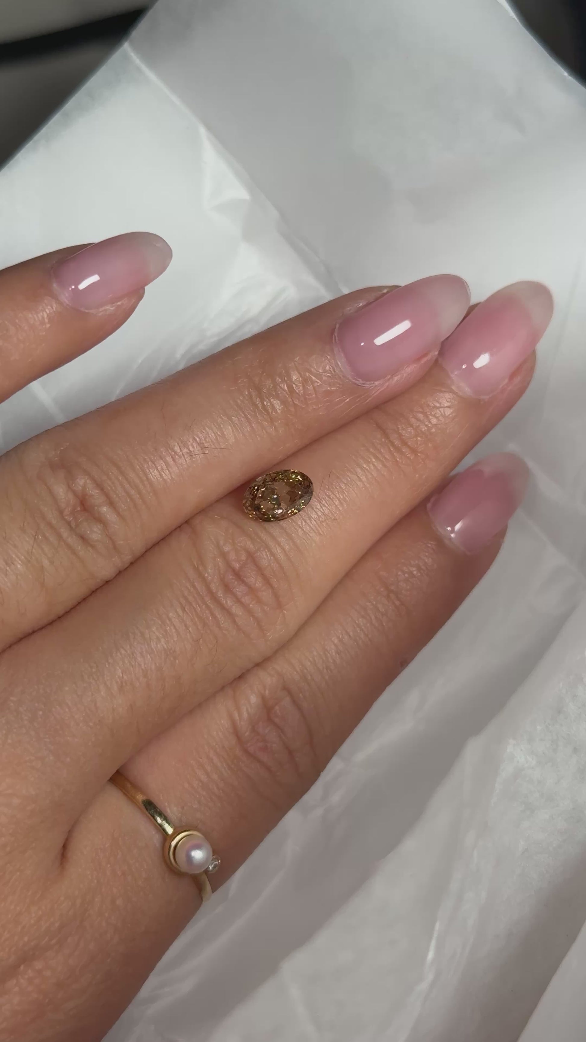 1.00ct champagne light brown oval VVS2