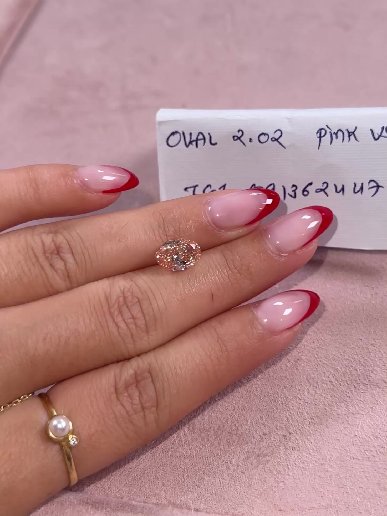 2.02 ct oval pink VS1 - IGI certified
