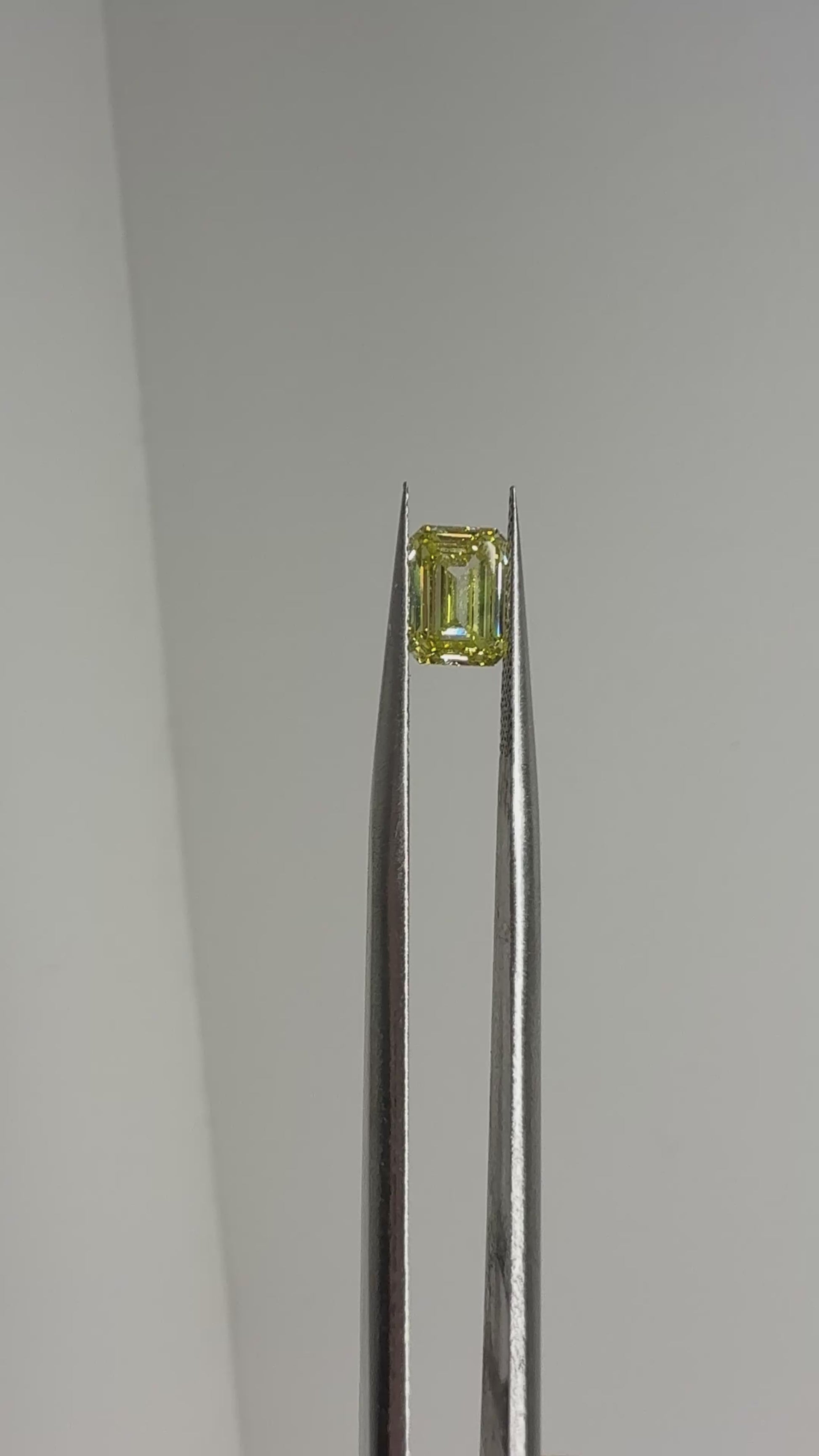 1.54 ct VVS2 fancy canary yellow emerald diamond