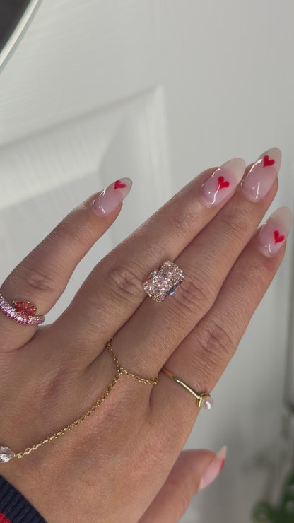4.55ct cushion fancy intense pink VVS2 - IGI CERTIFIED