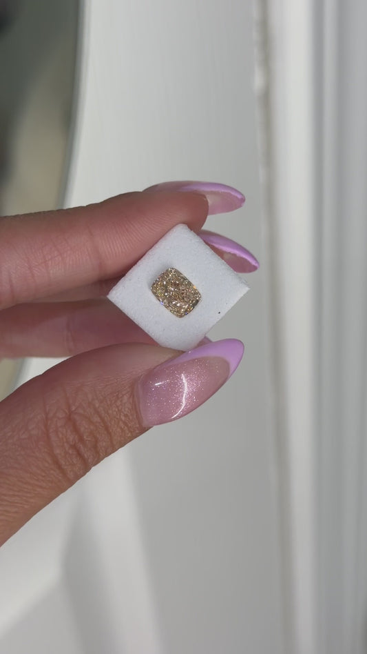 1.53ct light yellow brown cushion VVS2 - IGI Certified