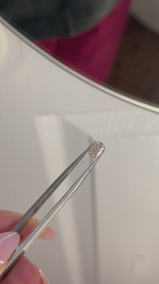 0.87ct cushion pink VVS2 IGI certified