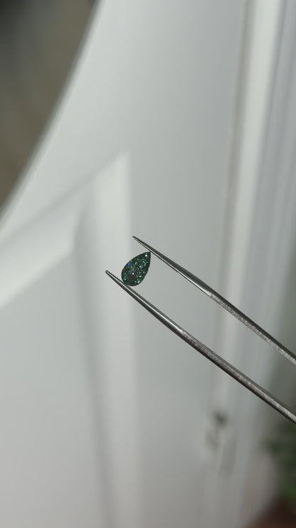 1.00ct green pear VS2 IGI certified